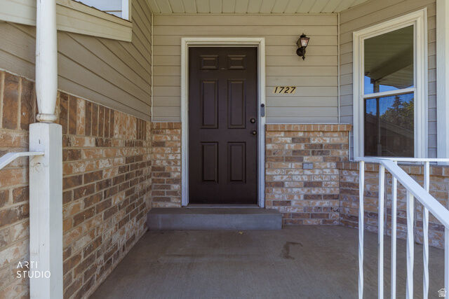 Property Photo: 1727 N 200 W UT 84057