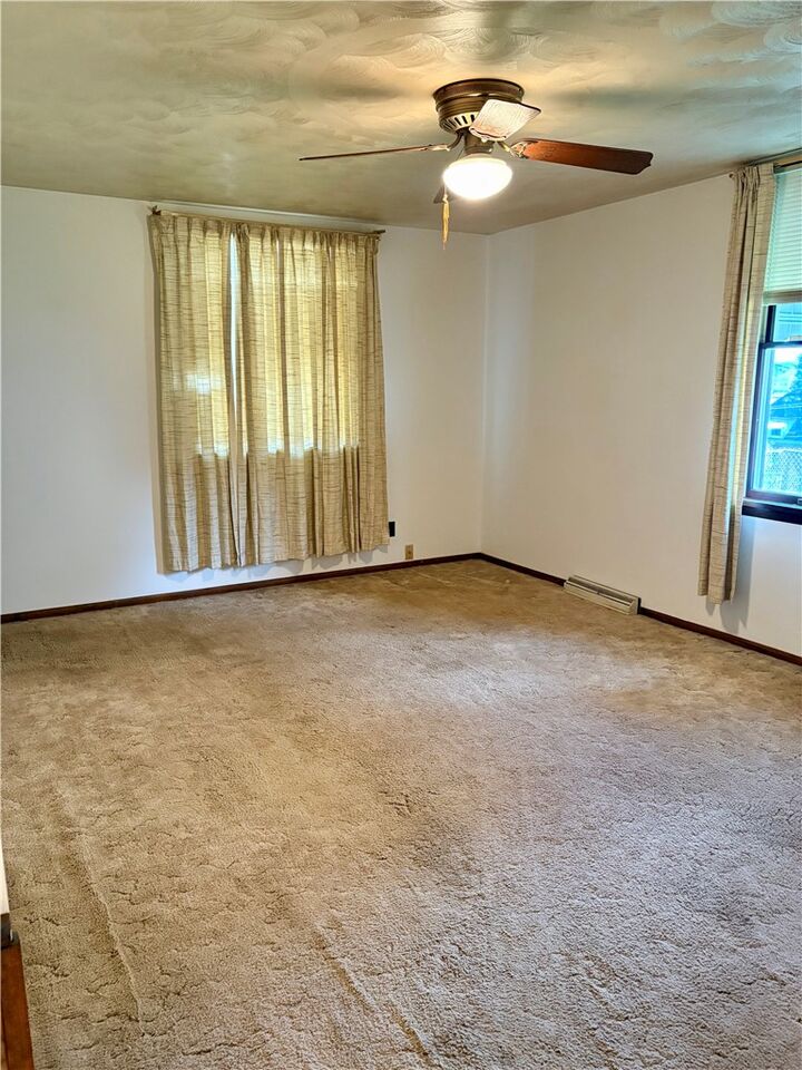 Property Photo:  1107 Crest Ave  PA 15022 
