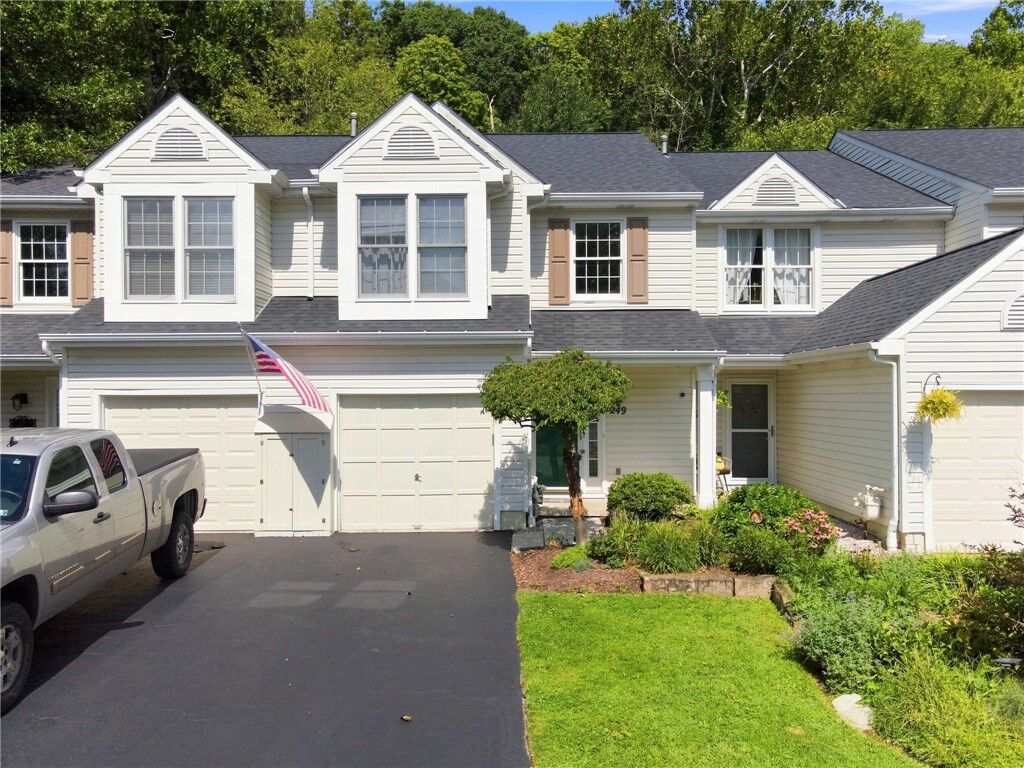 Property Photo:  249 Commons Dr  PA 15139 