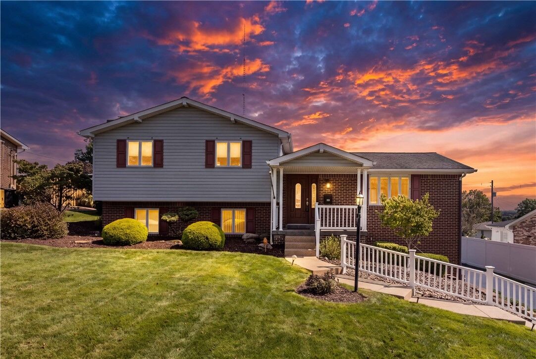 Property Photo:  408 Middlesex Road  PA 15135 