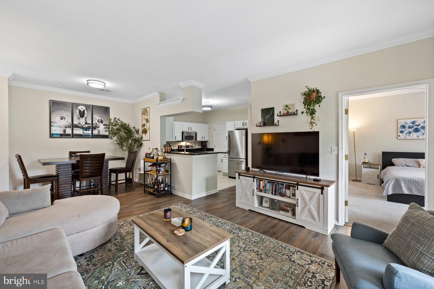 Property Photo: 4550 Strutfield Lane 2111 VA 22311