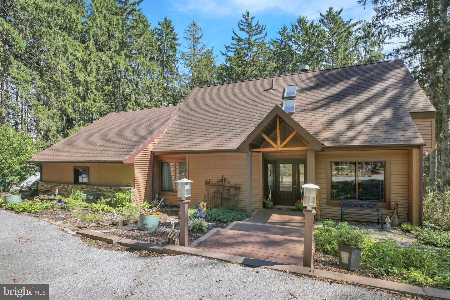 Property Photo:  176 Imperial Drive  PA 19540 