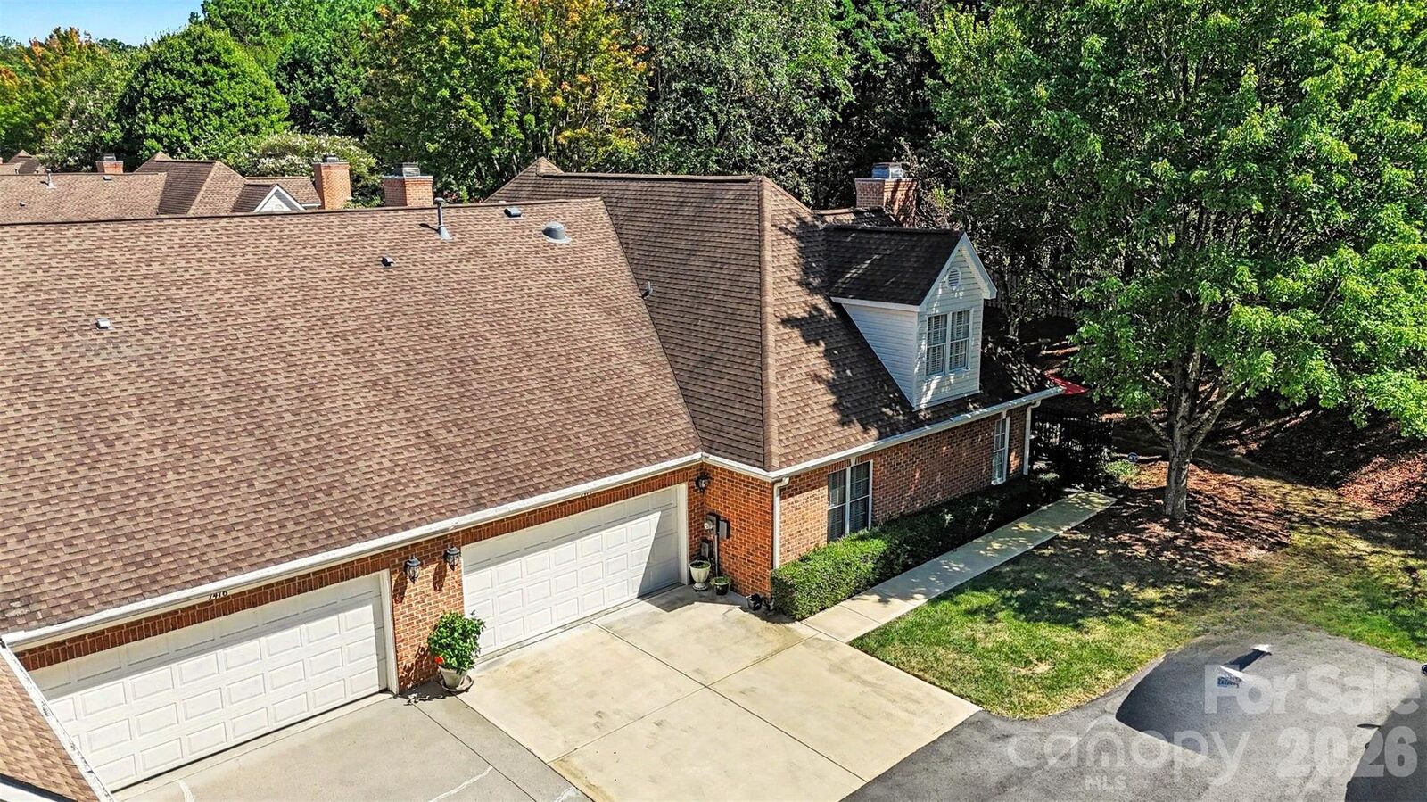 Property Photo:  7418 Hurstbourne Green Drive  NC 28277 