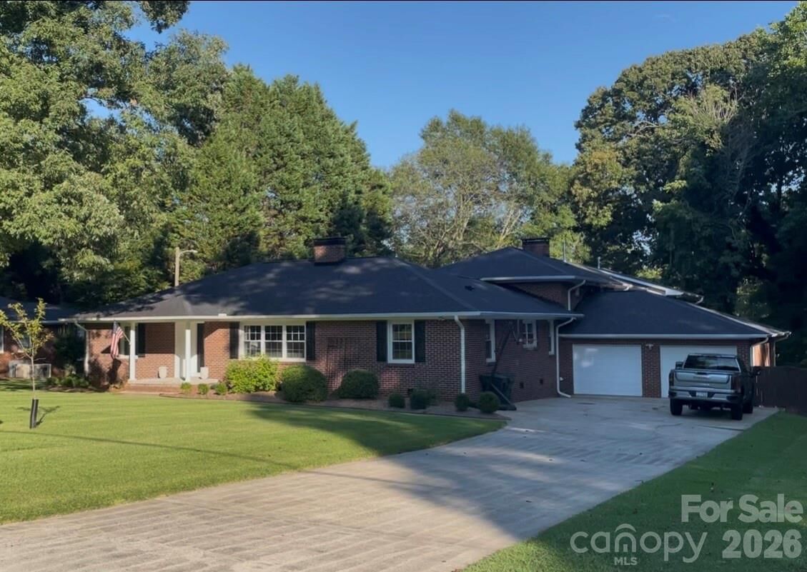 Property Photo:  1729 Lumpkin Circle  SC 29732 