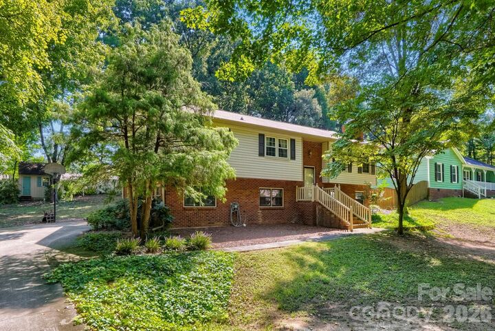 Property Photo:  2414 Ashford Drive  NC 28027 