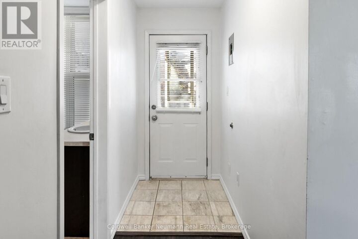 Property Photo:  56 Yarmouth Street A  ON N1H 4G3 