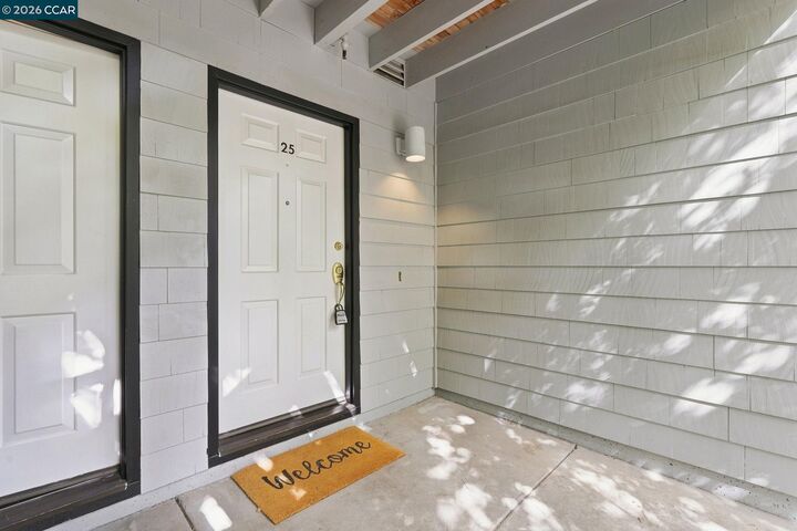 Property Photo:  3193 Wayside Plz 25  CA 94597 