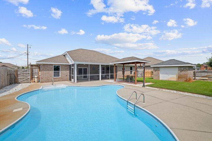 Property Photo:  4319 Pats Court  FL 32563 