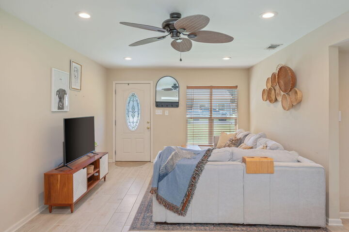 Property Photo: 357 NE Kepner Drive FL 32548