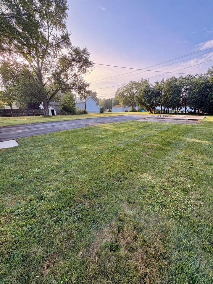 Property Photo:  118 Thomas Street  OH 44883 