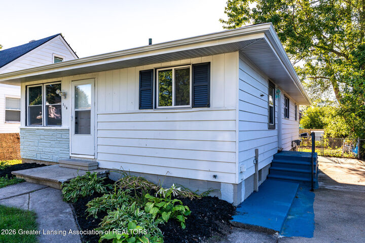 Property Photo:  116 S Hathaway  MI 48917 