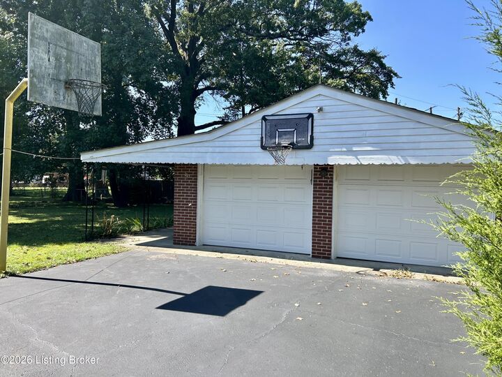 Property Photo:  214 S Lillian Way  KY 40214 