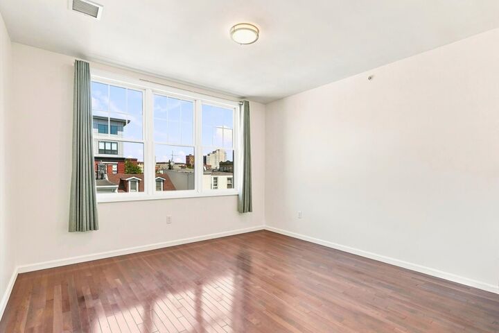 Property Photo: 850 Newark Ave 4D NJ 07306
