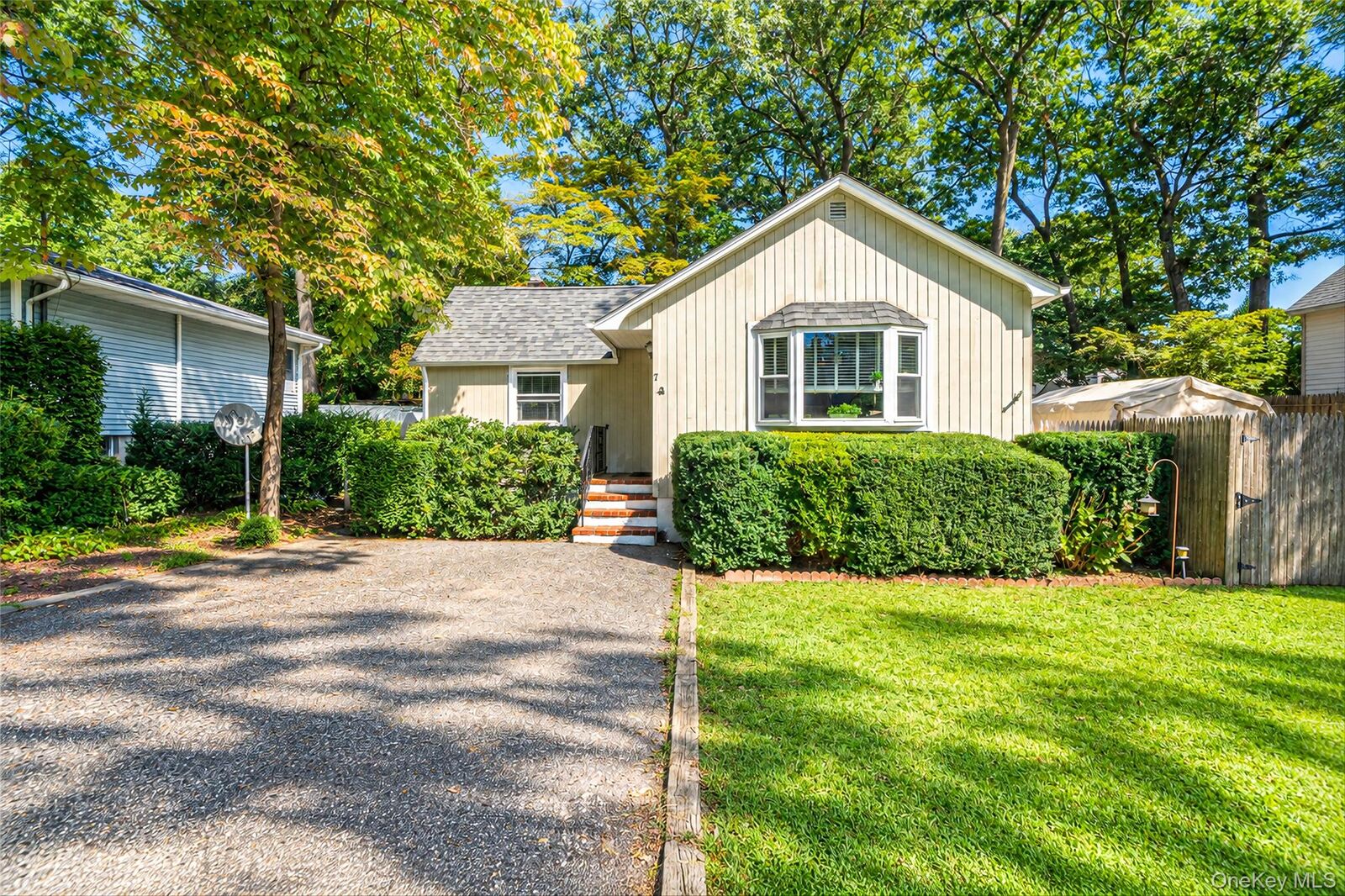 Property Photo:  7 Beacon Drive  NY 11789 