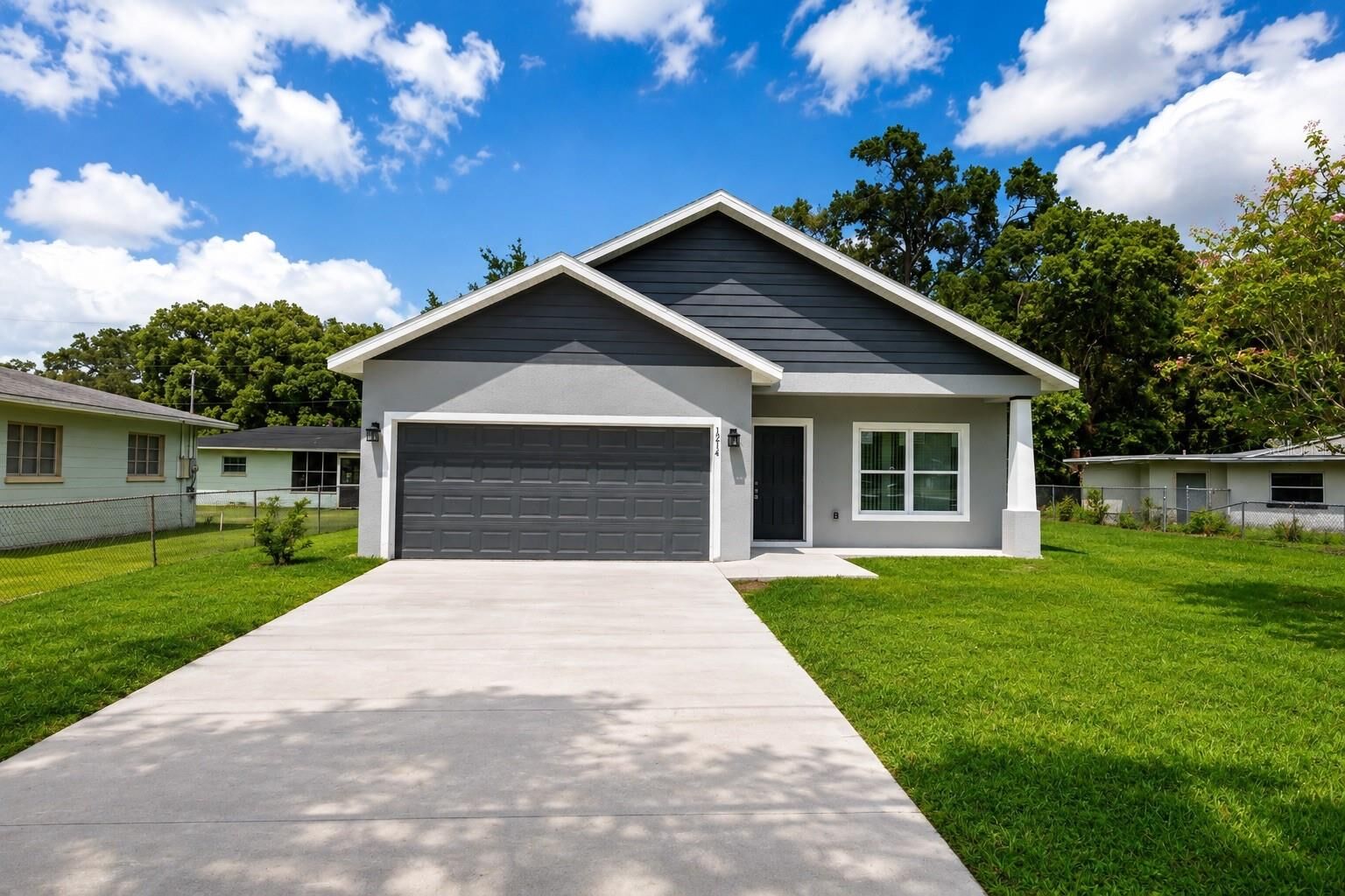 Property Photo:  1214 Crescent Street  FL 32771 