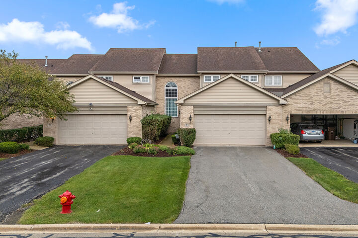 Property Photo:  