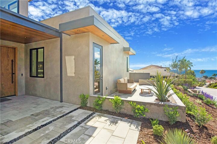 Property Photo: 408 Avenida Presidio CA 92672