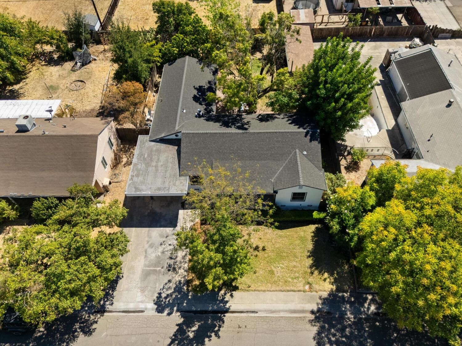 Property Photo:  1864 Christina Avenue  CA 95204 