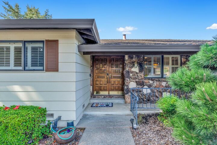 Property Photo: 6910 Waterview Way CA 95831