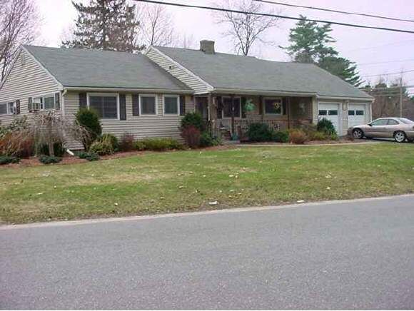 Property Photo:  2 Douglas Drive  NH 03079 