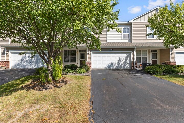 Property Photo: 721 Willow Glen Drive MN 55313
