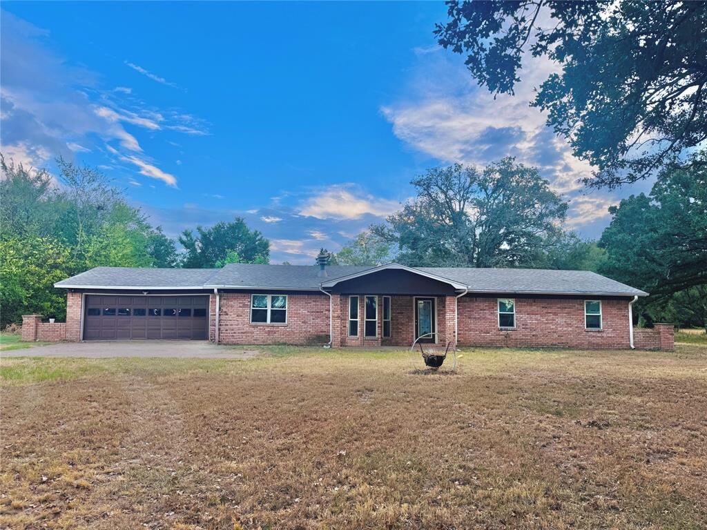Property Photo:  2484 County Road 2324  TX 75431 