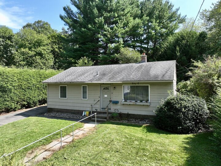 Property Photo:  9 Pine Brook Curve  MA 01060 