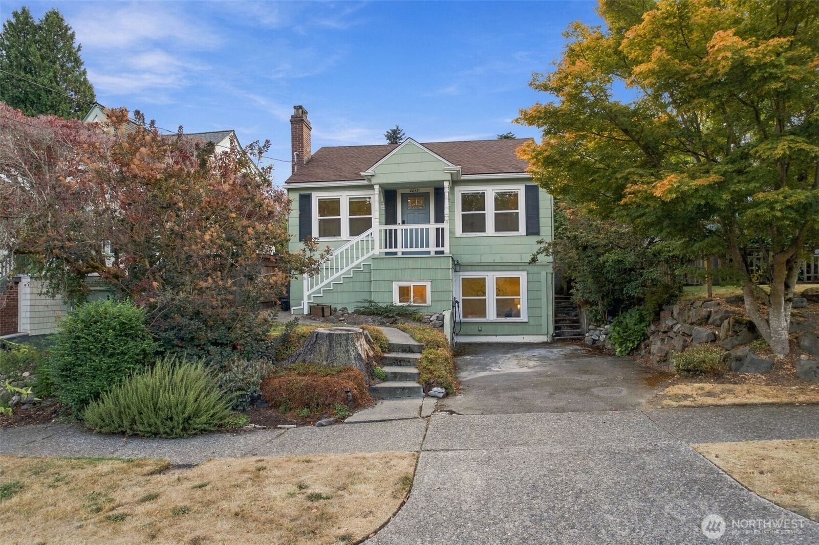 Property Photo:  6043  37th Avenue NE  WA 98115 