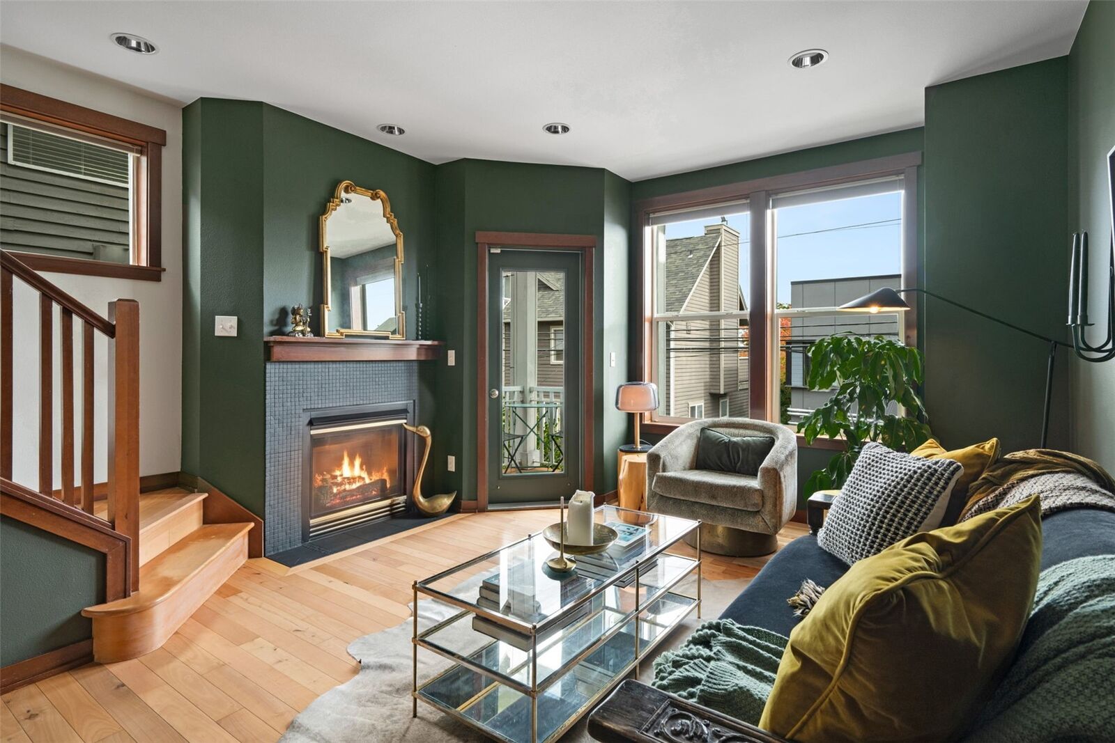 Property Photo:  1420  18th Avenue C  WA 98122 