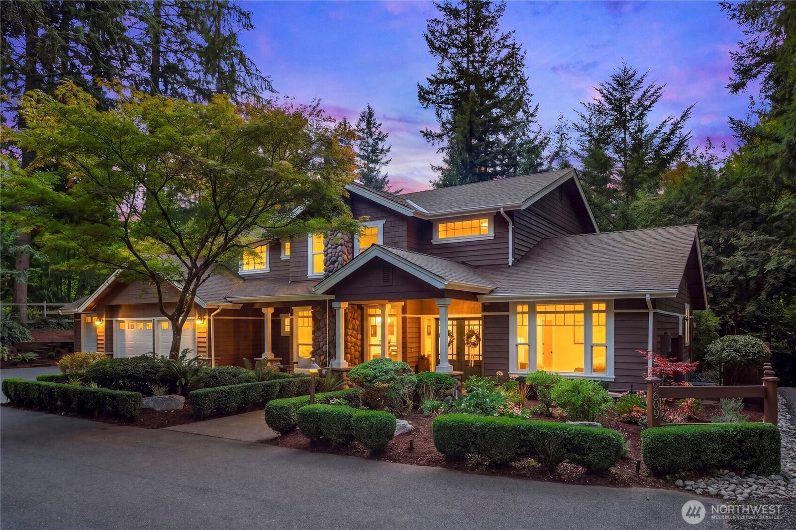 Property Photo: 2609 E Beaver Lake Drive SE WA 98075