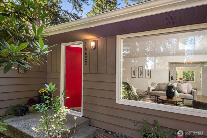 Property Photo:  16623  Fremont (Quiet End Of Street) Avenue N  WA 98133 