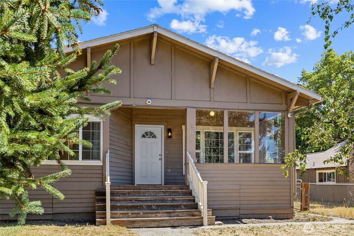 Property Photo: 402 S Pearl Street WA 98926