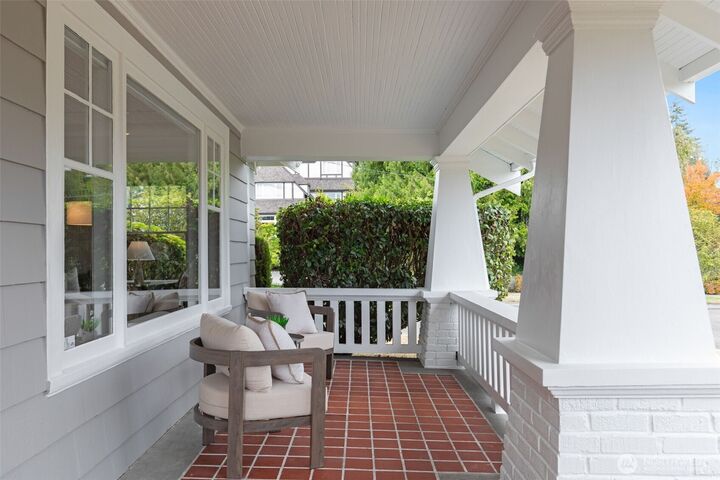 Property Photo: 1557 Thorndyke Avenue W WA 98199