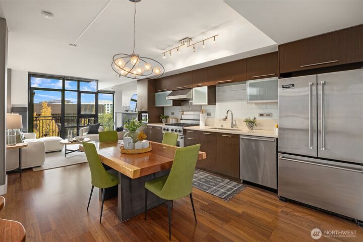 Property Photo: 2911 2nd Avenue 704 WA 98121