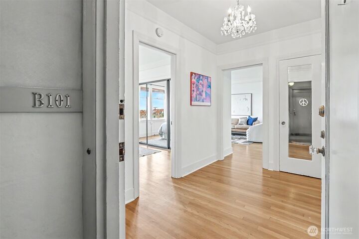 Property Photo: 1808 Bigelow Avenue N 101B WA 98109