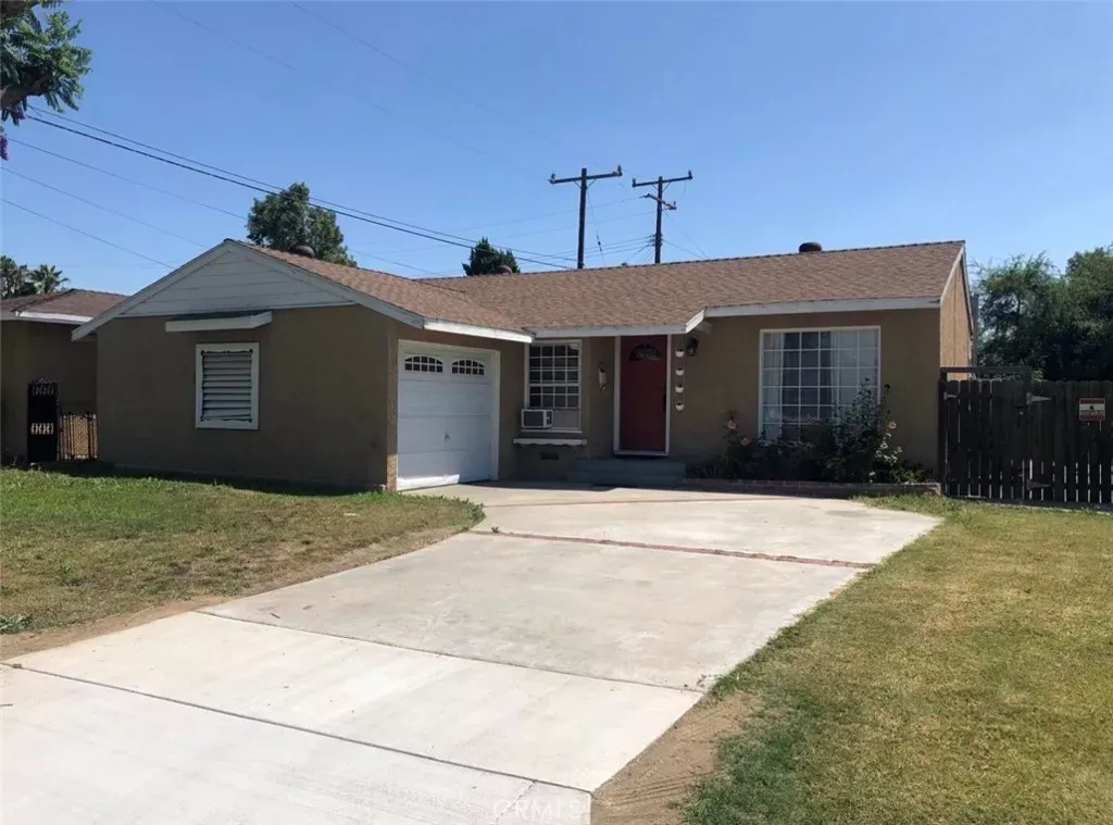 Property Photo:  14104 Glengyle  CA 90604 