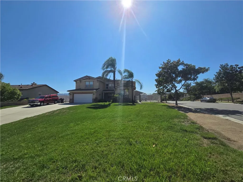 Property Photo: 1560 Dodge Way CA 92860