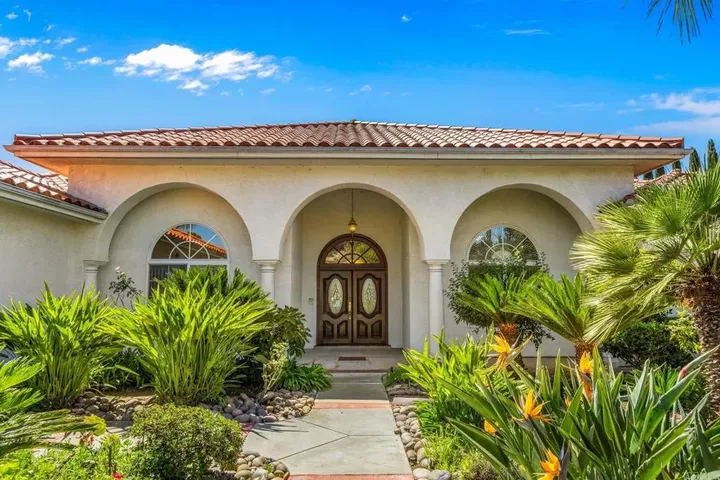 Property Photo:  13885 Honnell Way  CA 91935 