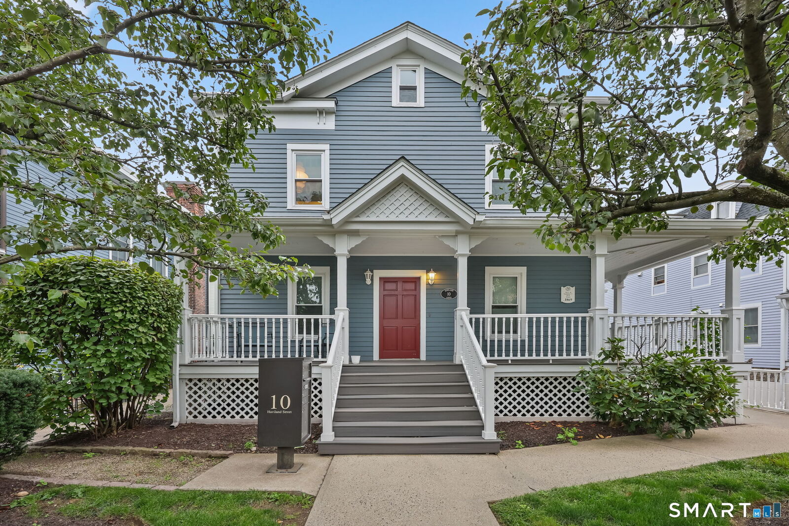 Property Photo: 10 Haviland Street B CT 06854