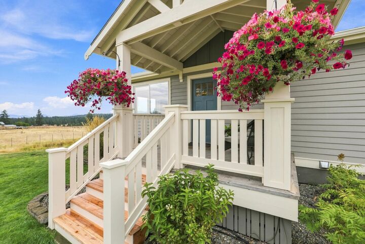 Property Photo: 32326 N Elk-Chattaroy Rd WA 99003