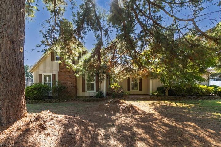 Property Photo: 3414 Edgefield Road NC 27409