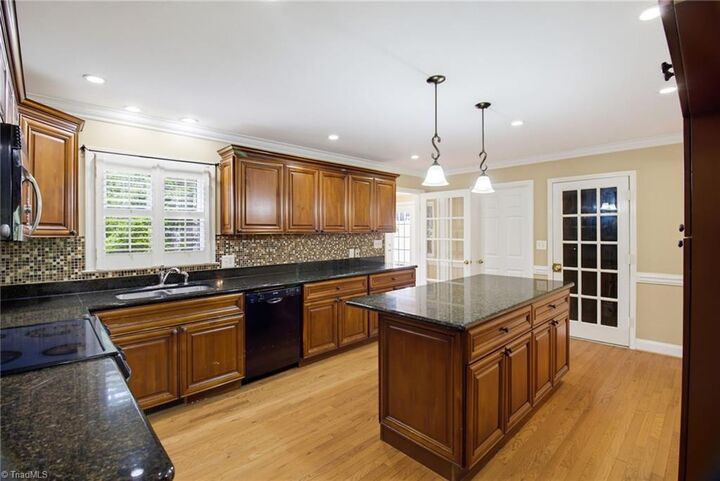 Property Photo:  3414 Edgefield Road  NC 27409 