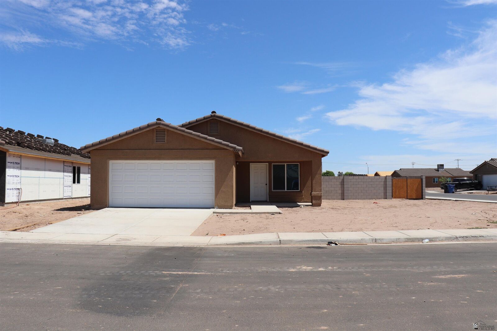 Property Photo: 1446 S San Joaquin AZ 85350