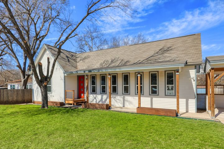 Property Photo:  1704 Webberville Road  TX 78721 