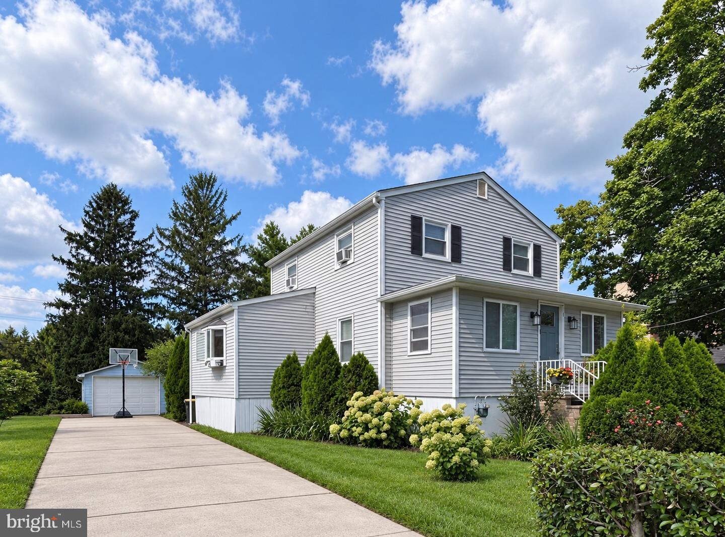 Property Photo:  17 Old New Road  NJ 08852 