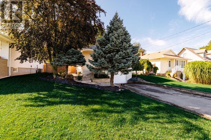 Property Photo: 466 Sugarloaf Street ON L3K 2P3