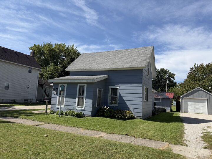Property Photo:  1421 Greene Street  IA 50036 