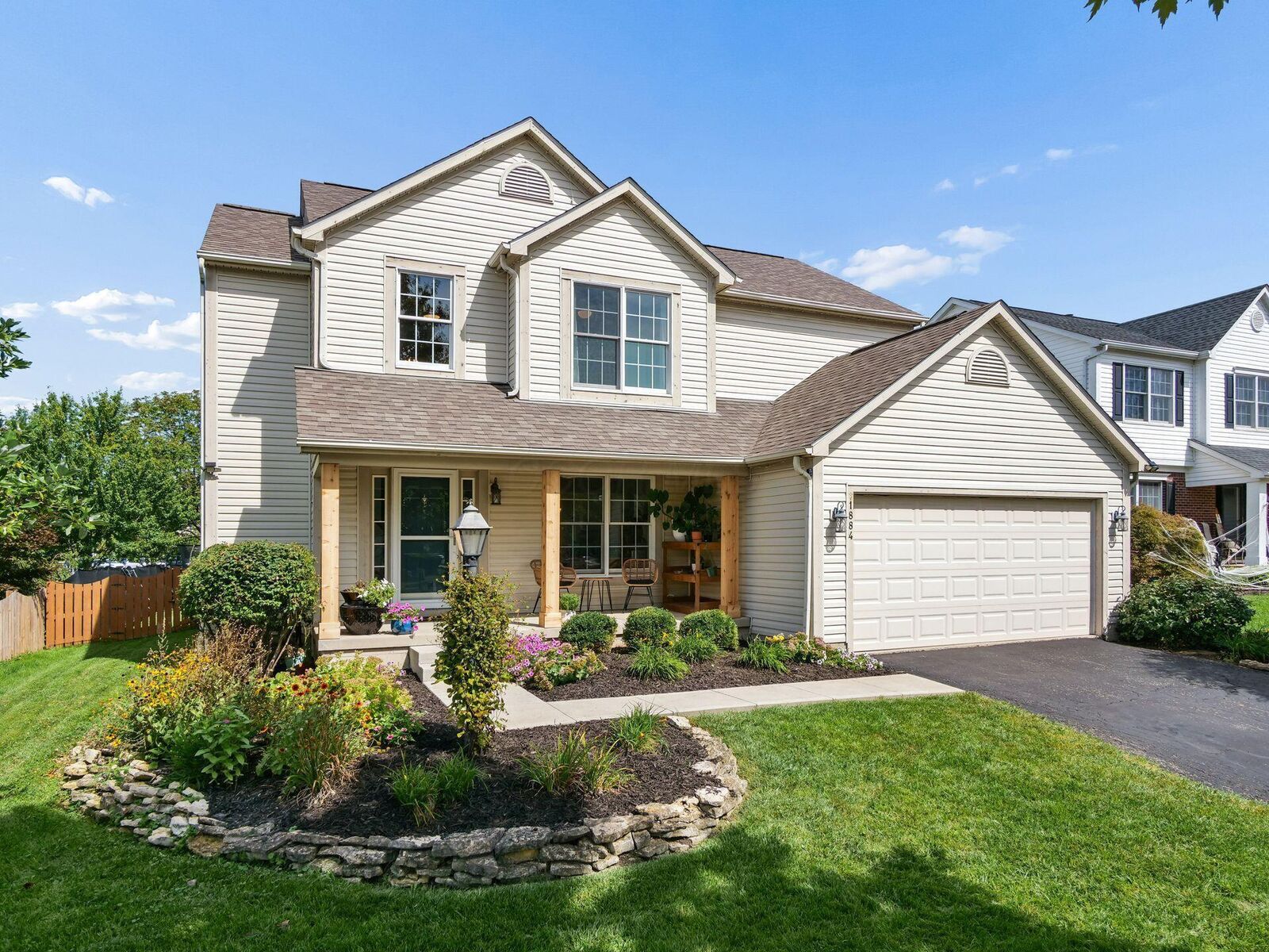 Property Photo:  1884 Woodside Drive  OH 43040 