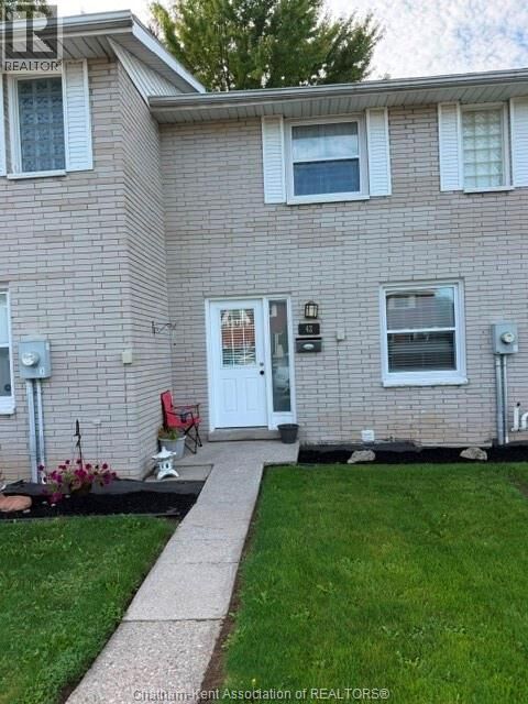 Property Photo:  42 Orchard Place  ON N7M 1A6 