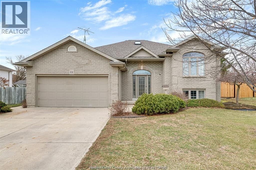Property Photo:  831 Lawndale  ON N9Y 3S5 
